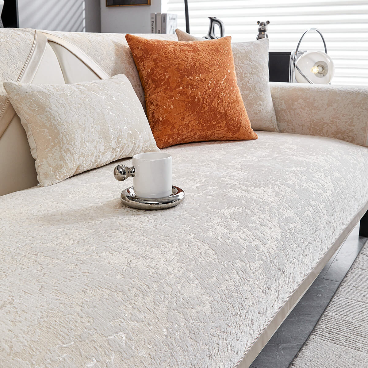 Chenille Wear-Resistant Anti-Scratch Sofa Cover with Non-Slip Couch Protector