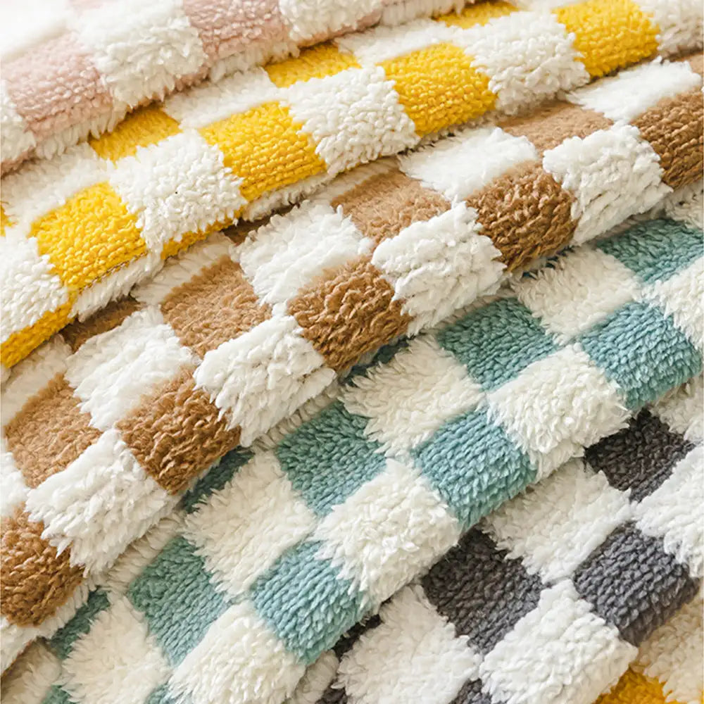 Classic Checkerboard Plush Couch Cover - Ultra-Soft, Scratch-Resistant & Non-Slip