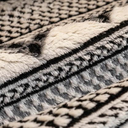 Classic Plaid Plush Couch Cover - Scratch-Resistant, Non-Slip & Ultra-Comfortable