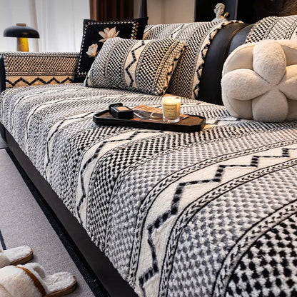 Classic Plaid Plush Couch Cover - Scratch-Resistant, Non-Slip & Ultra-Comfortable