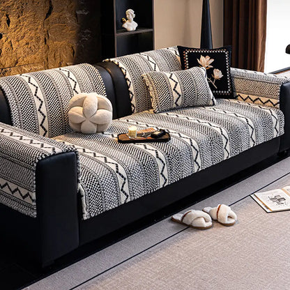 Classic Plaid Plush Couch Cover - Scratch-Resistant, Non-Slip & Ultra-Comfortable