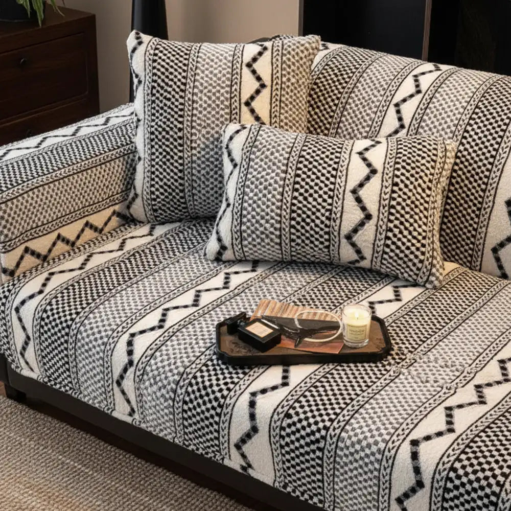 Classic Plaid Plush Couch Cover - Scratch-Resistant, Non-Slip & Ultra-Comfortable