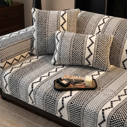 Classic Plaid Plush Couch Cover - Scratch-Resistant, Non-Slip & Ultra-Comfortable