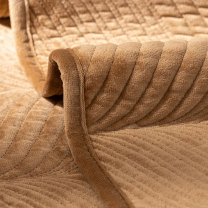 Cozy Leaf-Patterned Plush Couch Cover with Non-Slip Backing