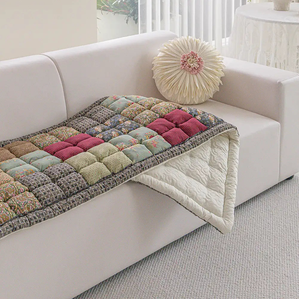 Handmade Vintage Floral Plush Pet Mat — Cushioned, Non-Slip Couch Cover