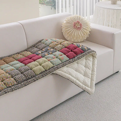 Handmade Vintage Floral Plush Pet Mat — Cushioned, Non-Slip Couch Cover