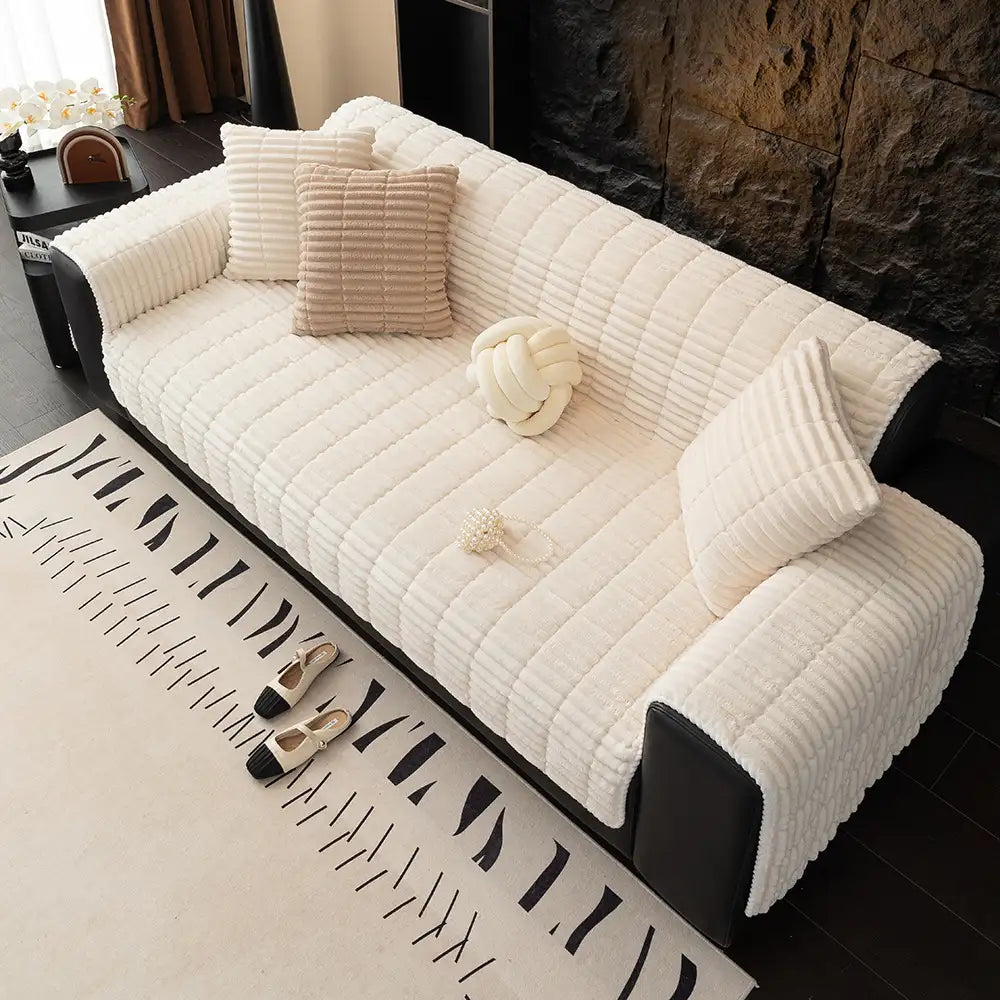 One-Piece Cozy Flannel Sofa Cover - Non-Slip Outdoor Couch Protector