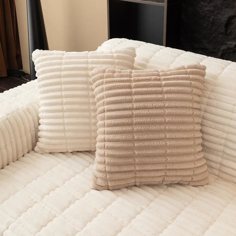 One-Piece Cozy Flannel Sofa Cover - Non-Slip Outdoor Couch Protector