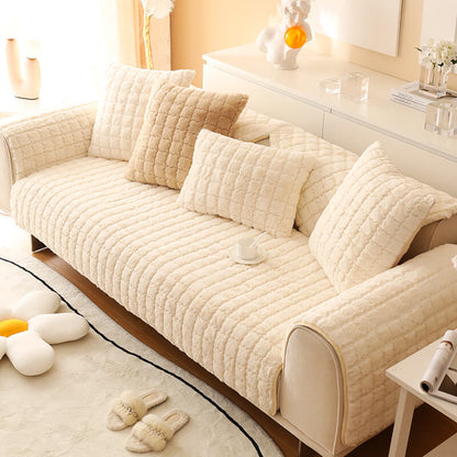 Biscuit Plush – Ultra-Soft, Non-Slip Couch Cover for Cozy Protection
