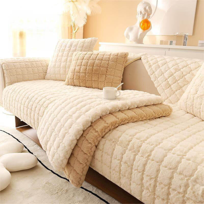Biscuit Plush – Ultra-Soft, Non-Slip Couch Cover for Cozy Protection