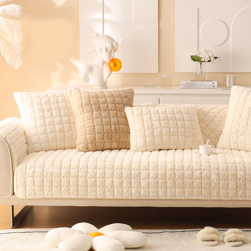 Biscuit Plush – Ultra-Soft, Non-Slip Couch Cover for Cozy Protection
