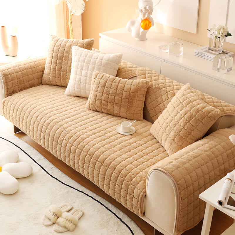 Biscuit Plush – Ultra-Soft, Non-Slip Couch Cover for Cozy Protection