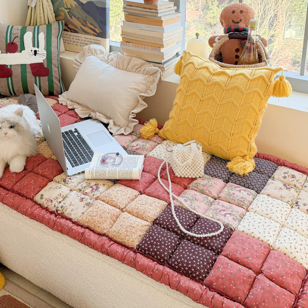 Handmade Vintage Floral Plush Pet Mat — Cushioned, Non-Slip Couch Cover