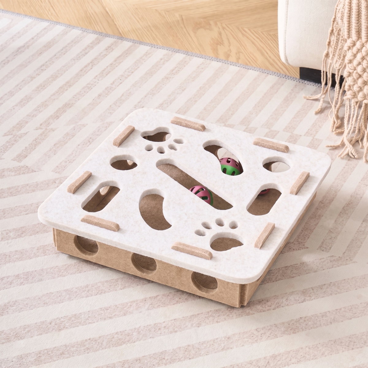 White square felt puzzle box for cats